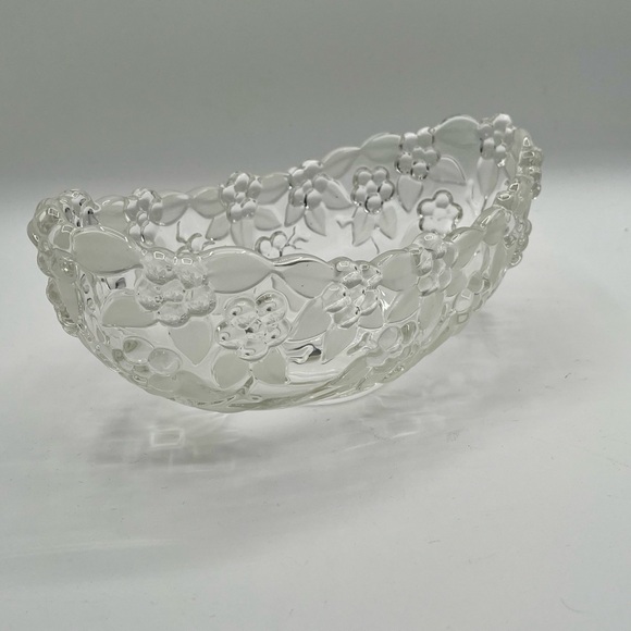 Elegant Clear Floral Glass Bowl Mikasa Germany - Picture 10 of 13